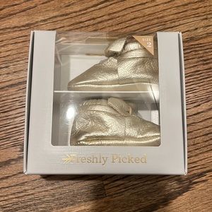 Freshly Picked Knotted Bow Mocc